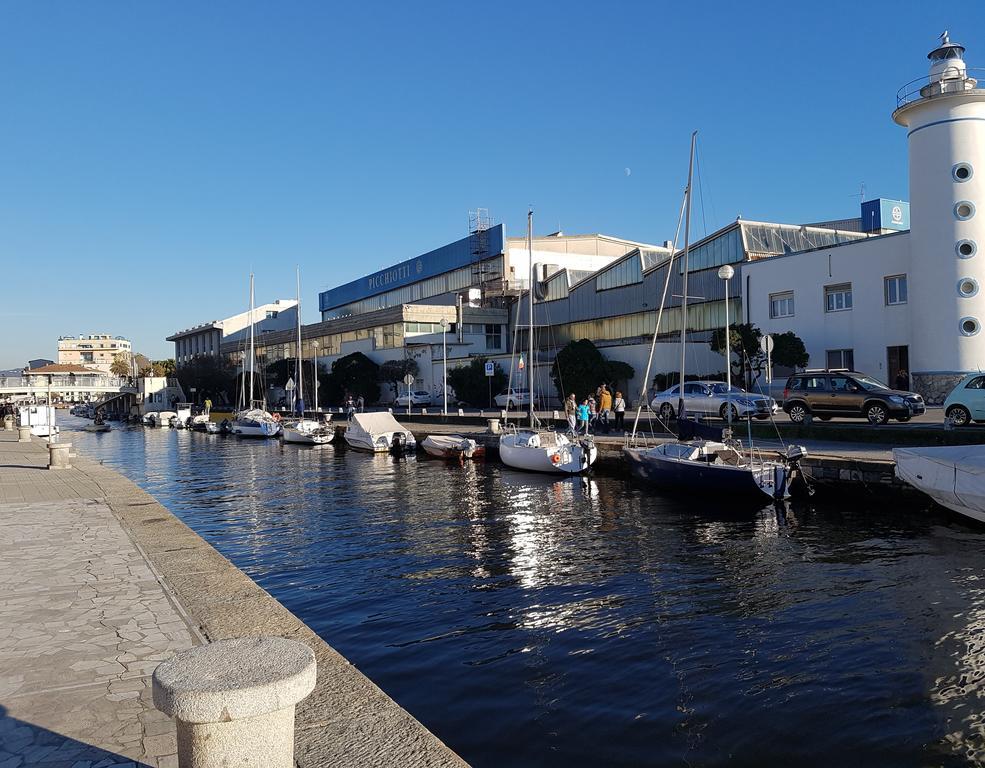 Historical Apartments By Seaside Viareggio Kültér fotó